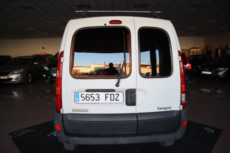 RENAULT KANGOO 1900 DIESEL DE 65 CV CON 5 PLAZAS
