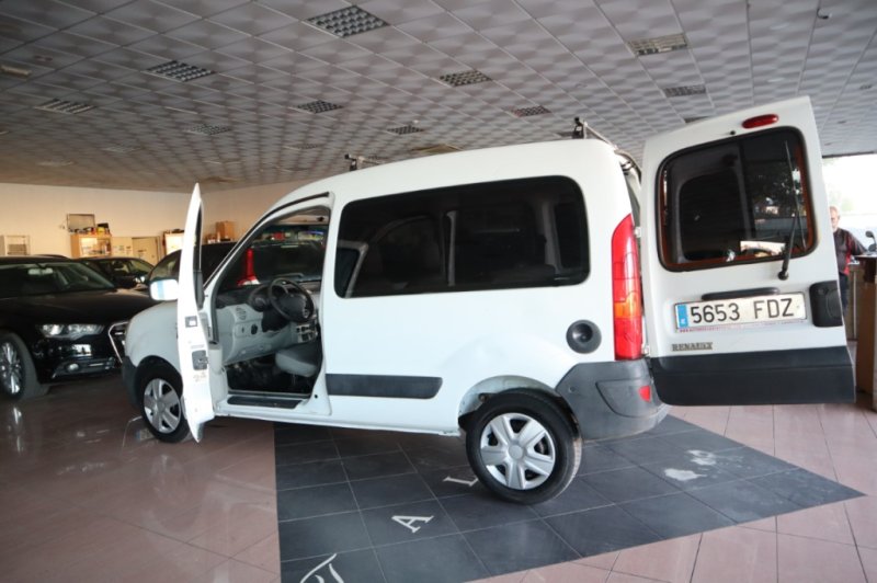 RENAULT KANGOO 1900 DIESEL DE 65 CV CON 5 PLAZAS