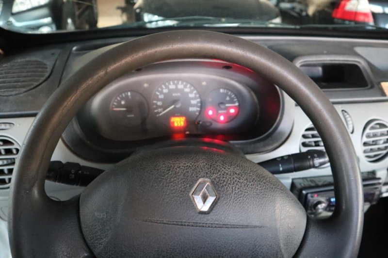 RENAULT KANGOO 1900 DIESEL DE 65 CV CON 5 PLAZAS