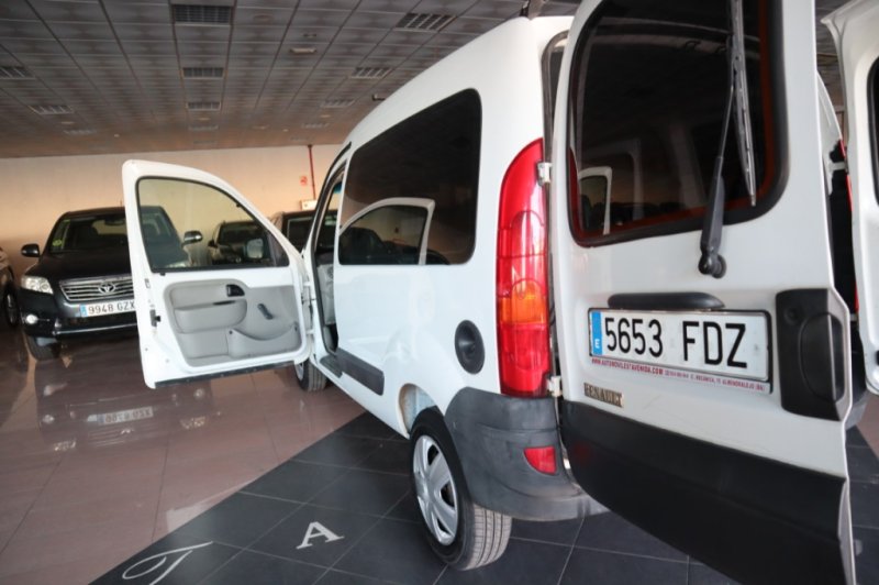 RENAULT KANGOO 1900 DIESEL DE 65 CV CON 5 PLAZAS
