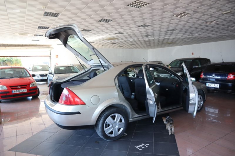 FORD MONDEO 2000 TURBO DIESEL DE 130 CV Y 6 VELOC.