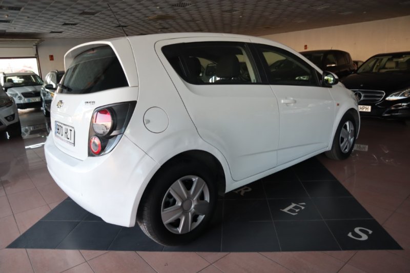 CHEVROLET AVEO 1300 TURBO DIESEL DE 95 CV Y 6 VELOCID.