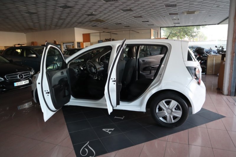 CHEVROLET AVEO 1300 TURBO DIESEL DE 95 CV Y 6 VELOCID.