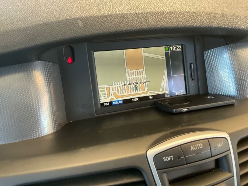 RENAULT LAGUNA 2.0 T/DIESEL CON 6 VELOCIDADES 130 CV