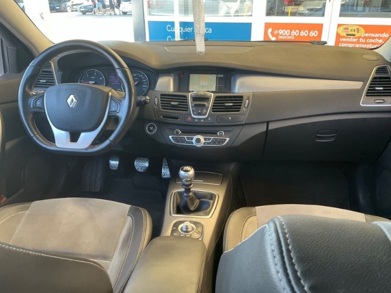 RENAULT LAGUNA 2.0 T/DIESEL CON 6 VELOCIDADES 130 CV