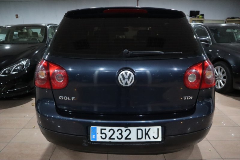 VOLKSWAGEN GOLF 1.900 TDI DE 105V CV CON 5 PUERTAS