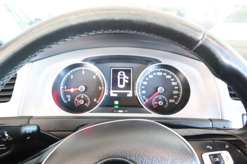 VOLKSWAGEN GOLF 1600 TDI DE 110 CV