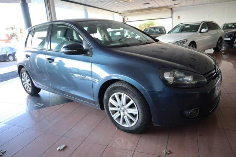 VOLKSWAGEN GOLF 1600 TDI DE 105 Y CAJA DE CAMBIOS AUT.