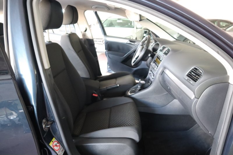 VOLKSWAGEN GOLF 1600 TDI DE 105 Y CAJA DE CAMBIOS AUT.