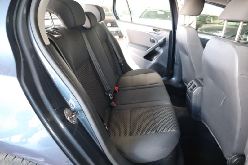 VOLKSWAGEN GOLF 1600 TDI DE 105 Y CAJA DE CAMBIOS AUT.