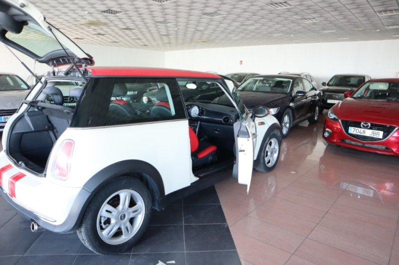 MINI COOPER 1600 INYECCION DE GASOLINA DE 116 CV