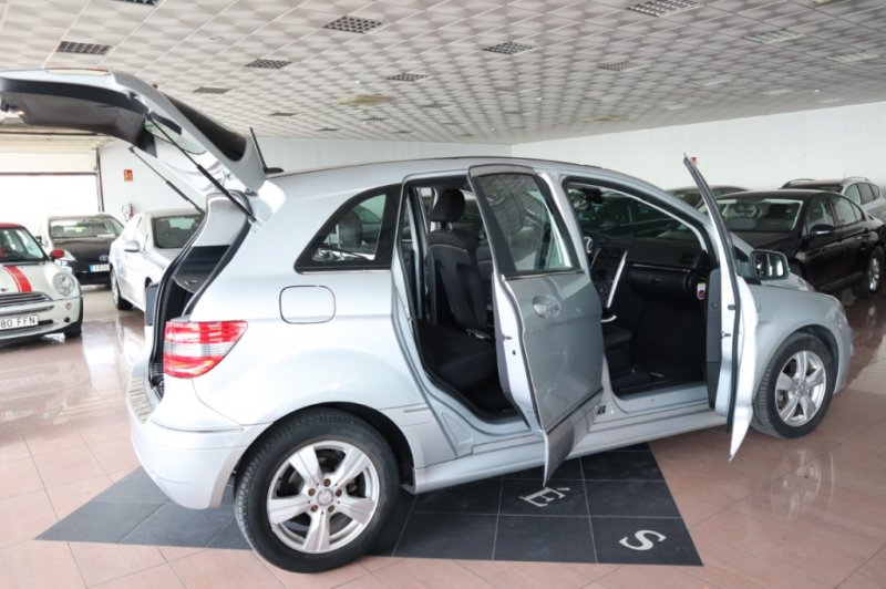 MERCEDES-BENZ B 200 MONOVOLUMEN DE 5 PUERTAS