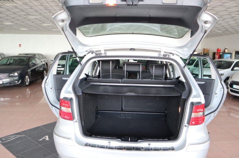 MERCEDES-BENZ B 200 MONOVOLUMEN DE 5 PUERTAS