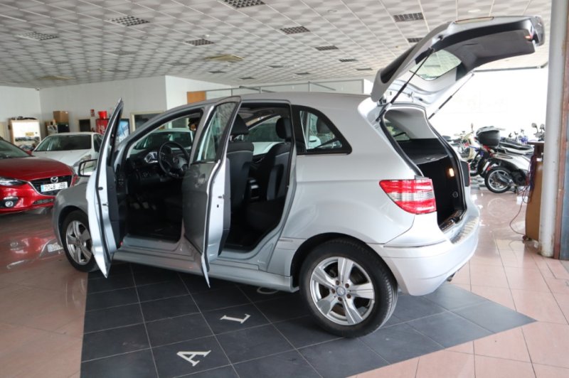 MERCEDES-BENZ B 200 MONOVOLUMEN DE 5 PUERTAS