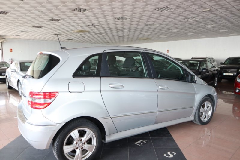 MERCEDES-BENZ B 200 MONOVOLUMEN DE 5 PUERTAS