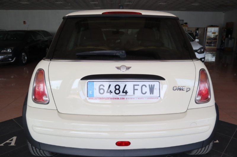 MINI ONE 3 PUERTAS CON 90 CV Y 6 VELOCIDADES