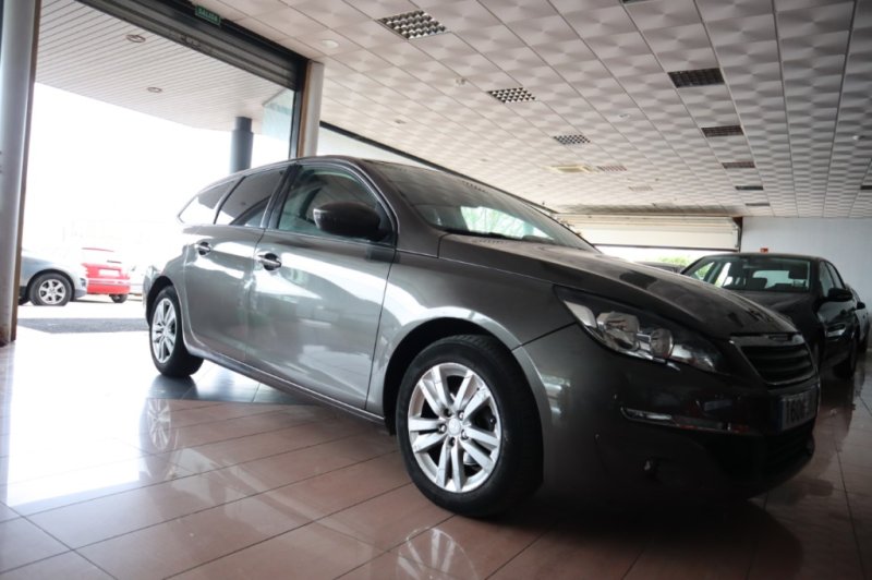 PEUGEOT 308 1600 HDI CON 5 PUERTAS
