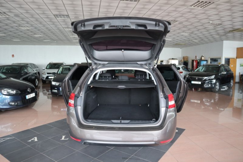 PEUGEOT 308 1600 HDI CON 5 PUERTAS