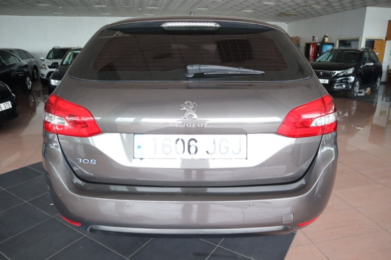 PEUGEOT 308 1600 HDI CON 5 PUERTAS