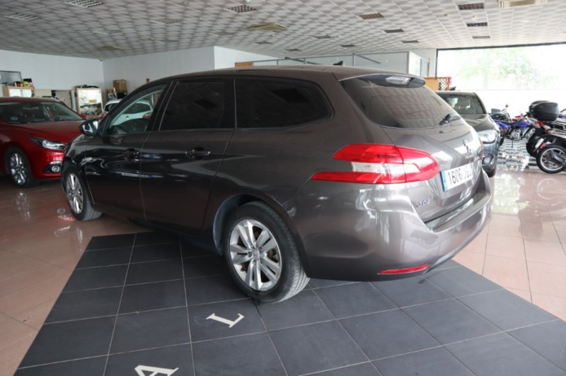 PEUGEOT 308 1600 HDI CON 5 PUERTAS