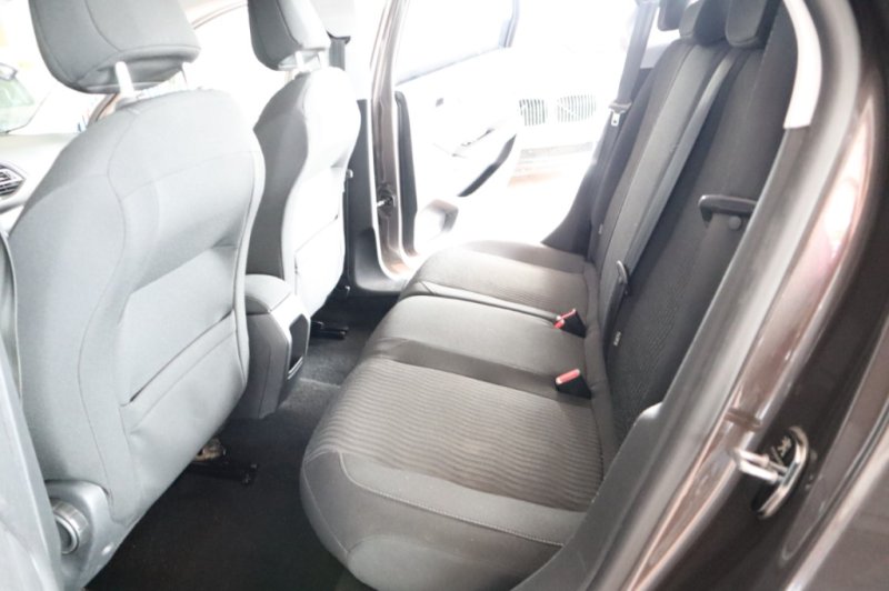 PEUGEOT 308 1600 HDI CON 5 PUERTAS