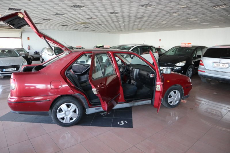 SEAT TOLEDO 1.9 TDI DE 90 CV