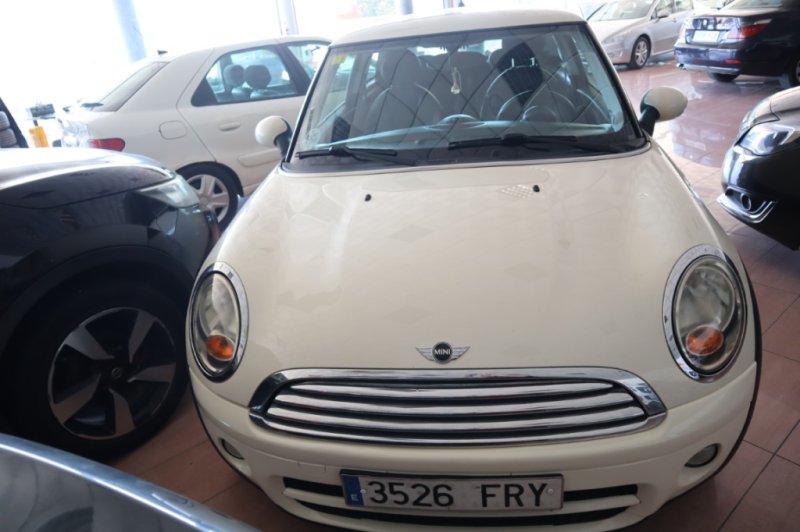 MINI COOPER DIESEL DE 1600 CC Y 110 CV CON 6 VEL.