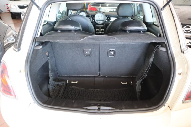 MINI COOPER DIESEL DE 1600 CC Y 110 CV CON 6 VEL.