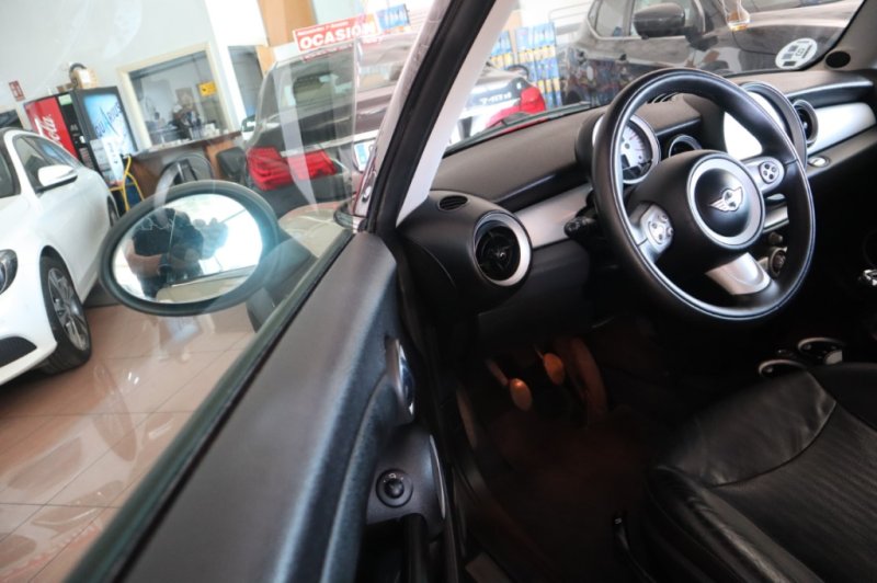 MINI COOPER DIESEL DE 1600 CC Y 110 CV CON 6 VEL.