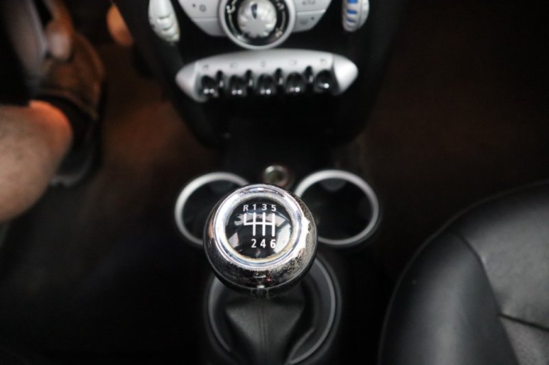 MINI COOPER DIESEL DE 1600 CC Y 110 CV CON 6 VEL.