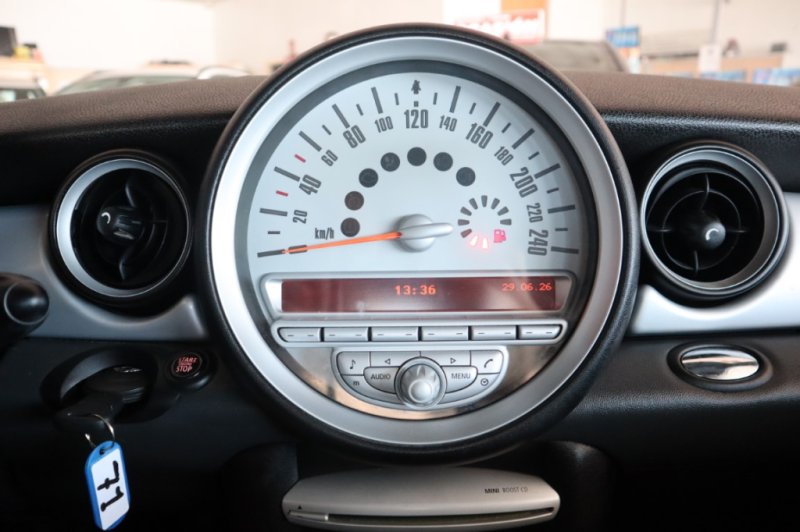 MINI COOPER DIESEL DE 1600 CC Y 110 CV CON 6 VEL.