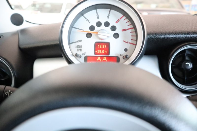 MINI COOPER DIESEL DE 1600 CC Y 110 CV CON 6 VEL.