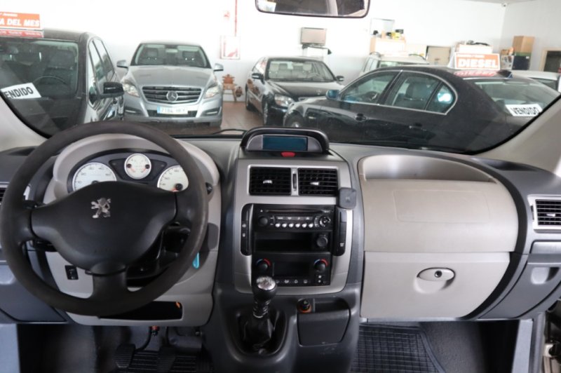 PEUGEOT EXPERT 2.0 HDI DE 120 CV Y 6 VEL.