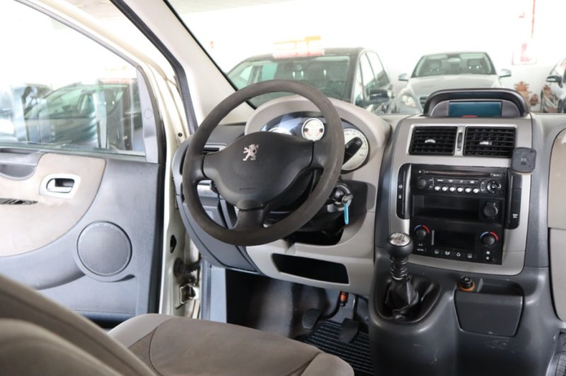 PEUGEOT EXPERT 2000 HDI DE 120 CV Y 6 VEL.