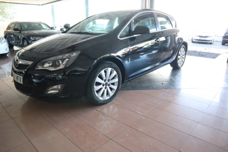 OPEL ASTRA 5 PUERTAS DE 1700 CC CDTI CON 110 CV