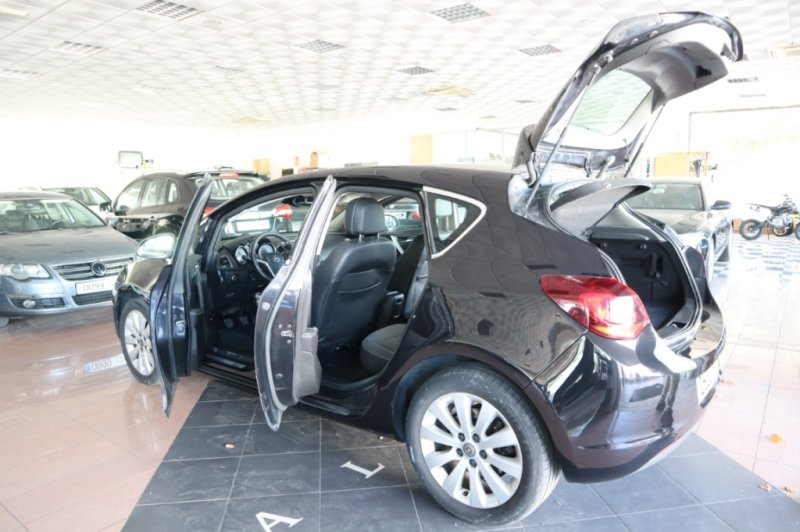 OPEL ASTRA 5 PUERTAS DE 1700 CC CDTI CON 110 CV