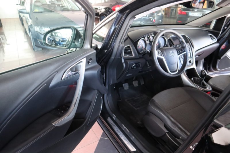 OPEL ASTRA 5 PUERTAS DE 1700 CC CDTI CON 110 CV