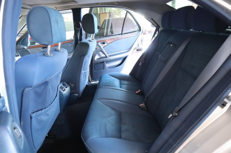 MERCEDES-BENZ E 300 TURBO DIESEL DE 177 CV AUT