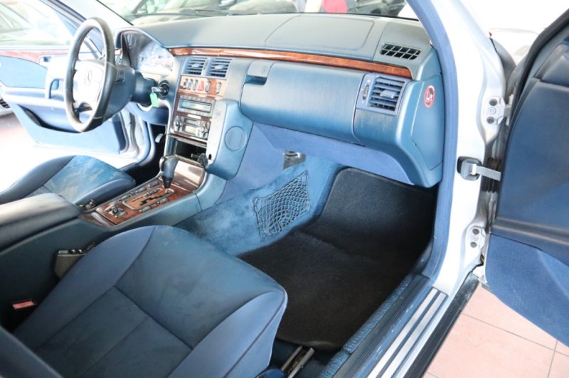 MERCEDES-BENZ E 300 TURBO DIESEL DE 177 CV AUT