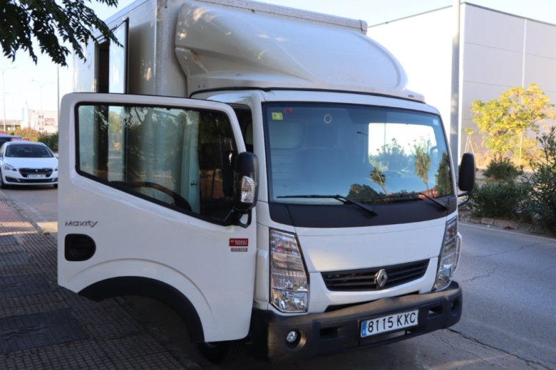 RENAULT MAXITY DTI 150 CV Y 6 VELOCIDADES CON CAJA  Y RAMPA ELECTRICA