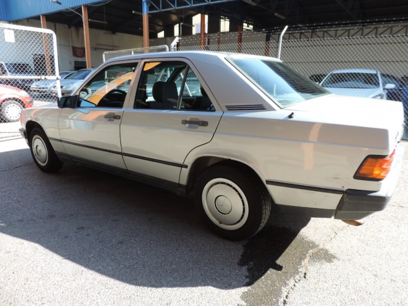 MERCEDES-BENZ 190 DIESEL CON TECHO SOLAR