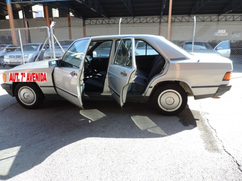 MERCEDES-BENZ 190 DIESEL CON TECHO SOLAR