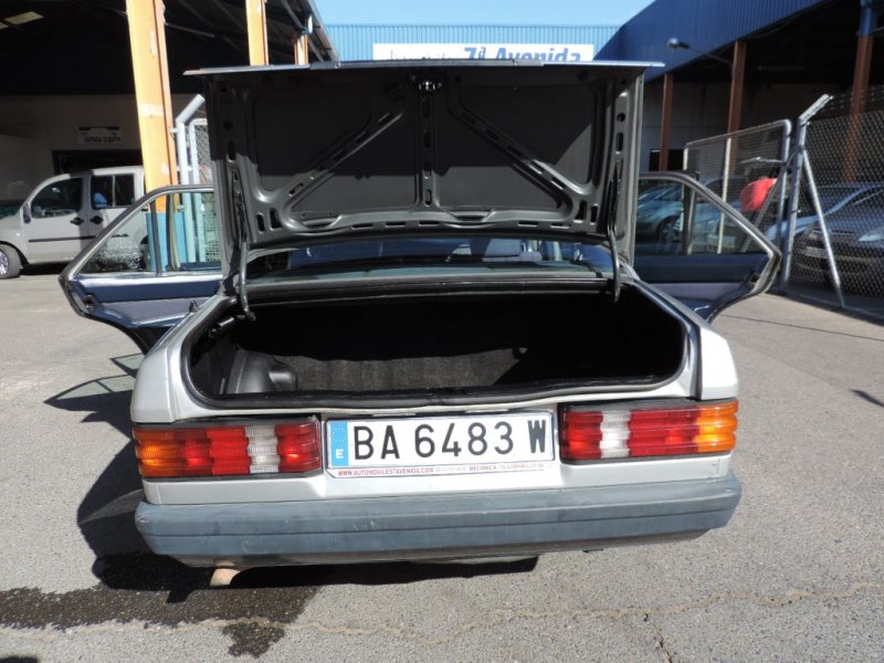 MERCEDES-BENZ 190 DIESEL CON TECHO SOLAR