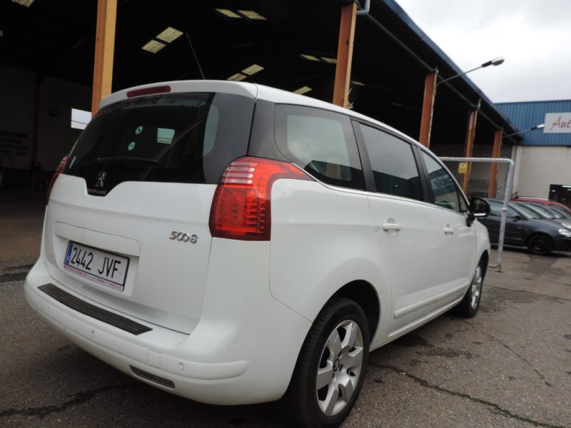 PEUGEOT 5008 2.0 HDI DE 150 CV Y 6 VELOCIDADES