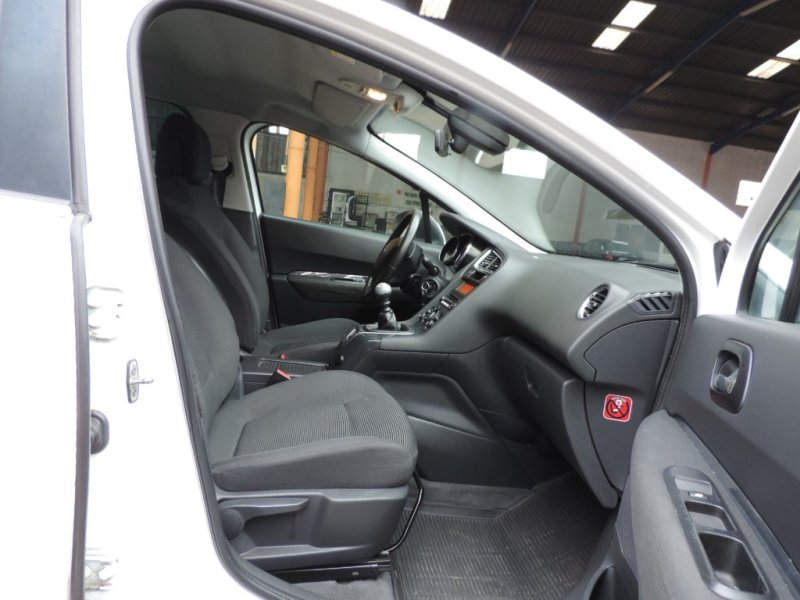 PEUGEOT 5008 2.0 HDI DE 150 CV Y 6 VELOCIDADES