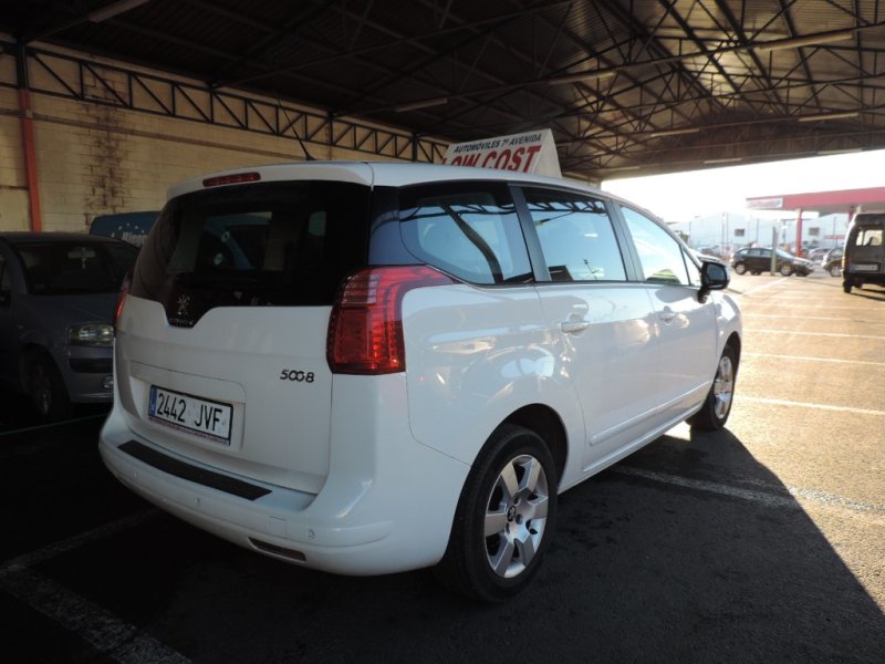 PEUGEOT 5008 2.0 HDI DE 150 CV Y 6 VELOCIDADES