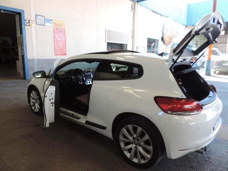 VOLKSWAGEN SCIROCCO 2.0 TDI CON 170 CV DSG