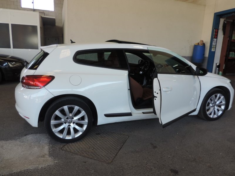 VOLKSWAGEN SCIROCCO 2.0 TDI CON 170 CV DSG