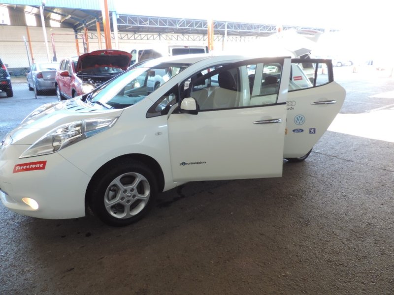 NISSAN 30 KW 100%  ELECTRICO   LEEF AUTOMATICO