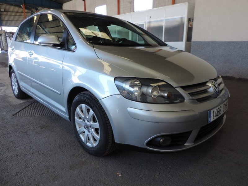 VOLKSWAGEN GOLF 2.0 TDI DE 140 CV 5 PUERTAS